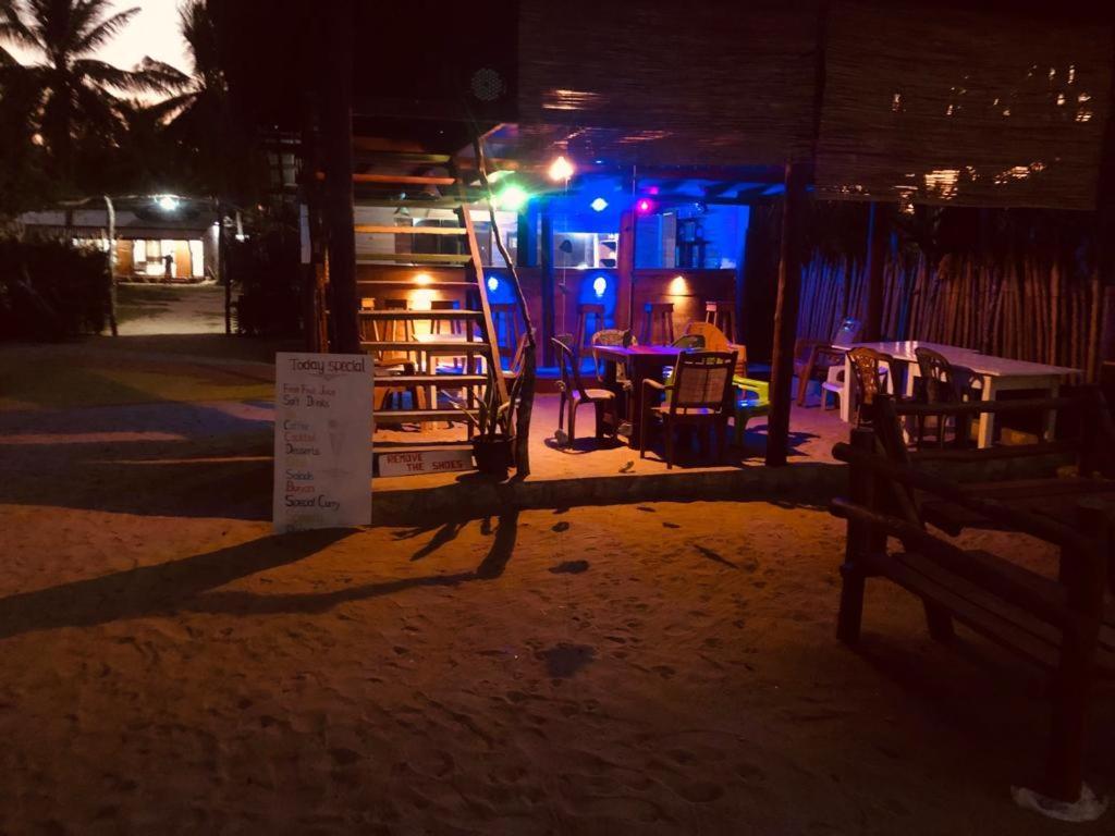 Nilaveli Sheen Coast Trincomalee Εξωτερικό φωτογραφία